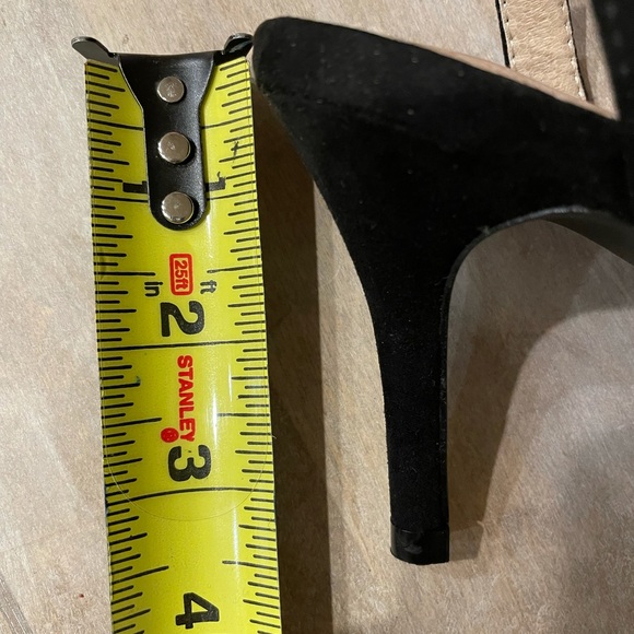 J C Pointy Toe Pumps. Black Size 8. - Picture 5 of 5